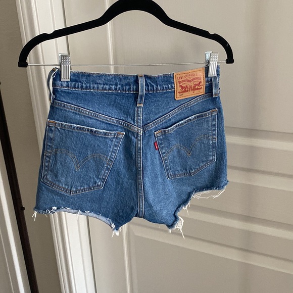 Levi 501 High Rise Shorts - Picture 3 of 8